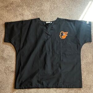 Landau ScrubZone Baltimore Orioles Baseball Men’s  XL Relaxed Fit Scrub Top